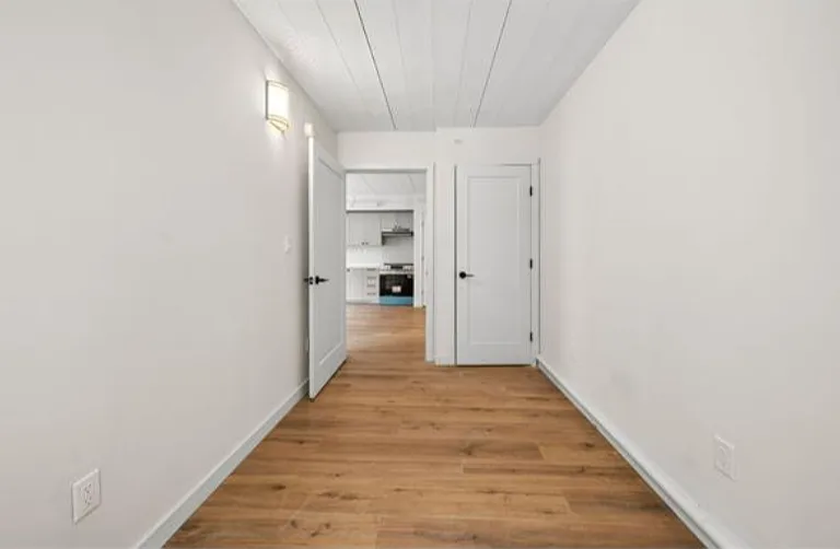 1824 Anthony Ave — Photo 1