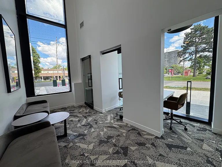 8188 Yonge St #431 — Photo 3