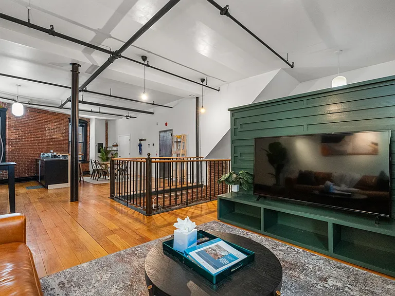 19 Stanhope St #1B — Photo 19