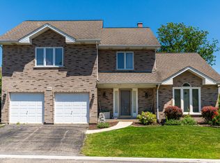 241 Windsor Dr, Bartlett, IL 60103
