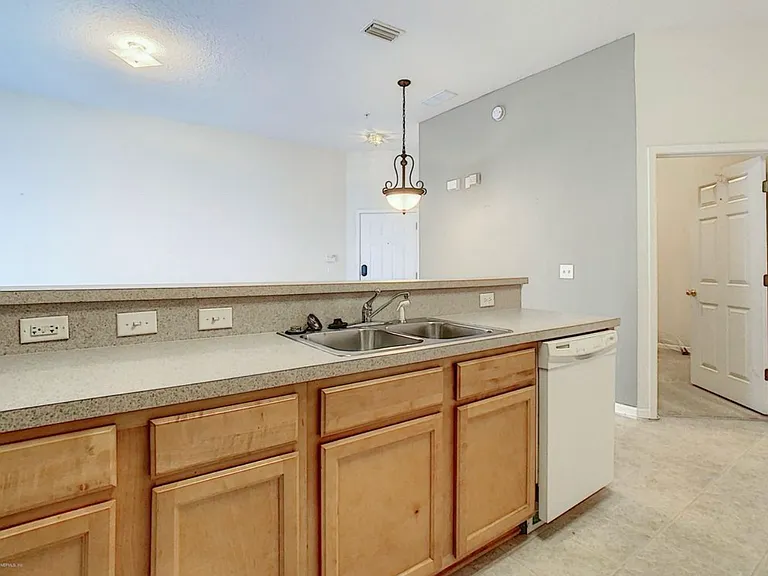 6076 Maggies Cir #103 — Photo 7