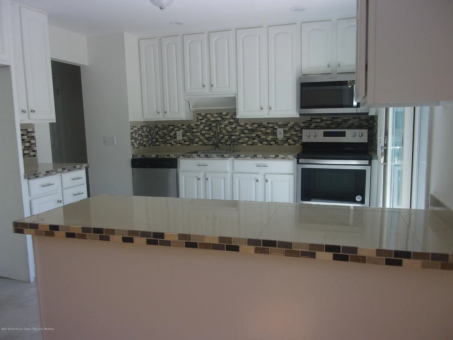 567 Susan Dr photo 1