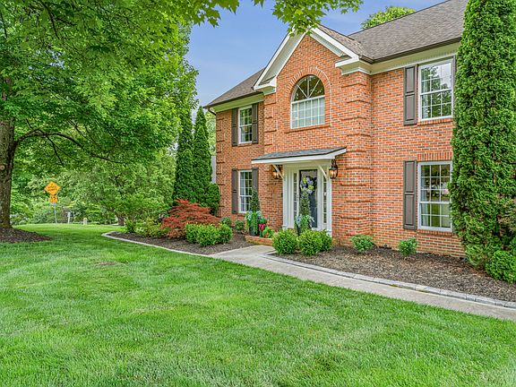 2nd image of 1226 Harrington Dr