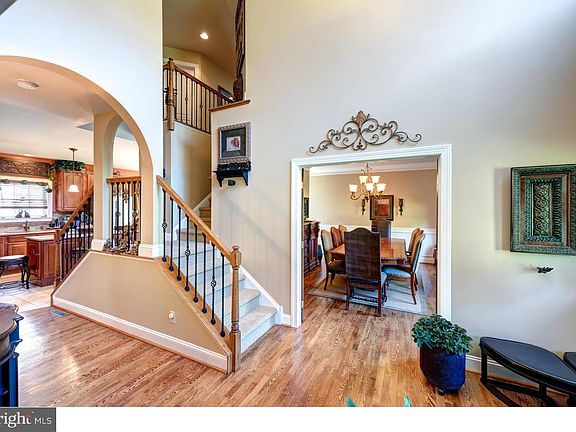 3rd image of 3130 Laughead Ln