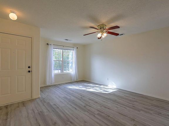 5th image of 10500 Condor Dr NW