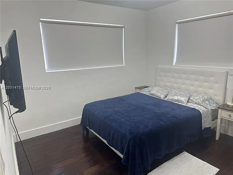 21230 NE 24th Ct — Photo 10
