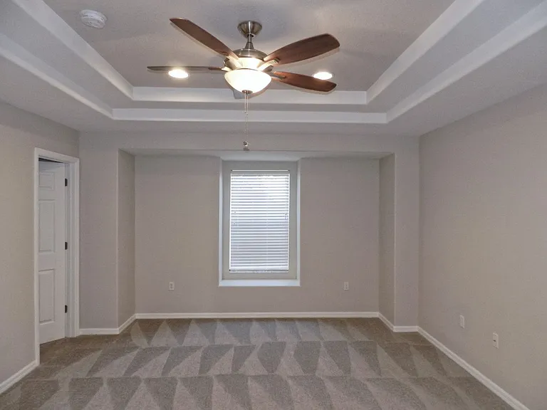 10837 Kensington Park Ave — Photo 16