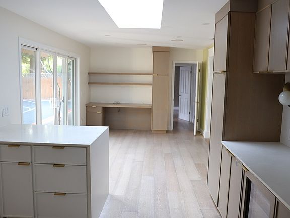 5th image of 1388 Elder Ave