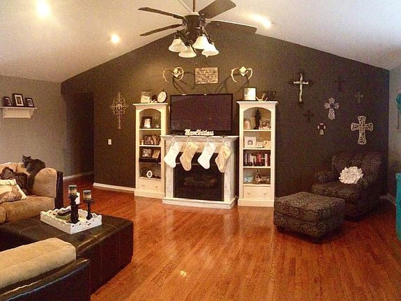 4th image of 1008 Deana Dr
