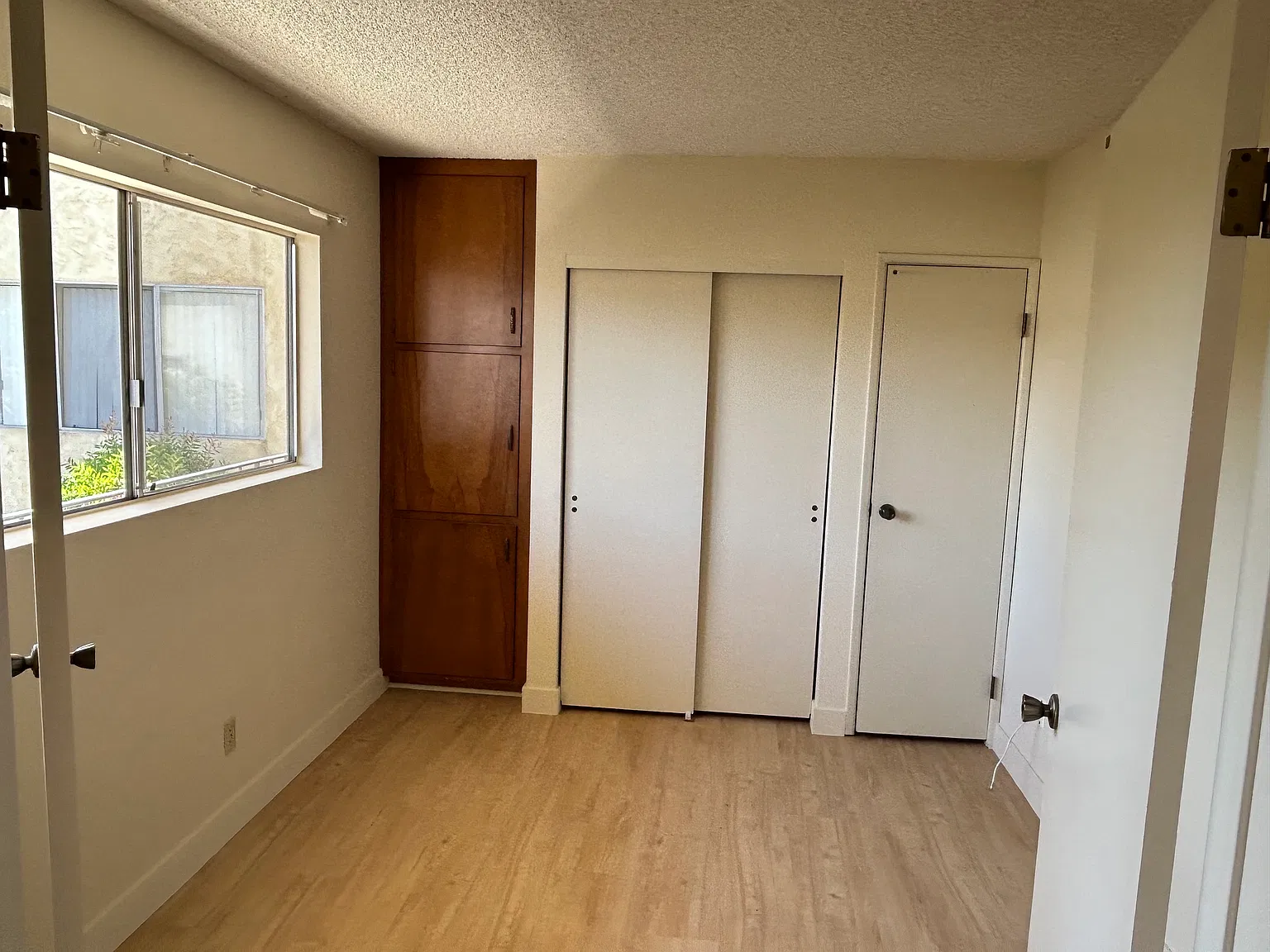 1 bed, 600 sqft, $2,400 — Photo 2