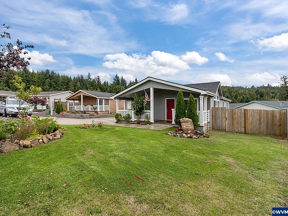 2nd image of 170 SE Whalesong Dr