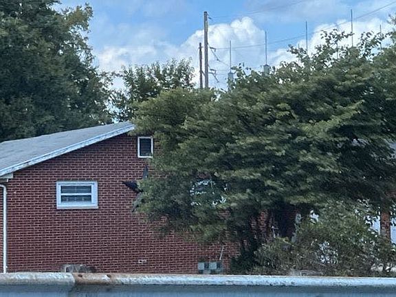 2nd image of 2329 Selma Rd