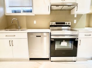 1407 Haig Blvd #1, Mississauga, ON L5E2M8