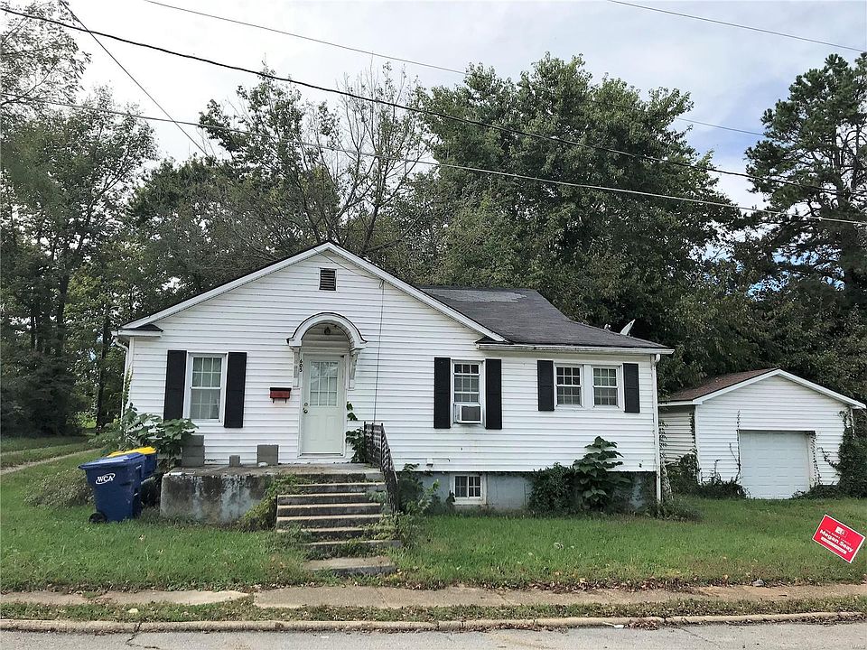 1st image of 605 N Washington St