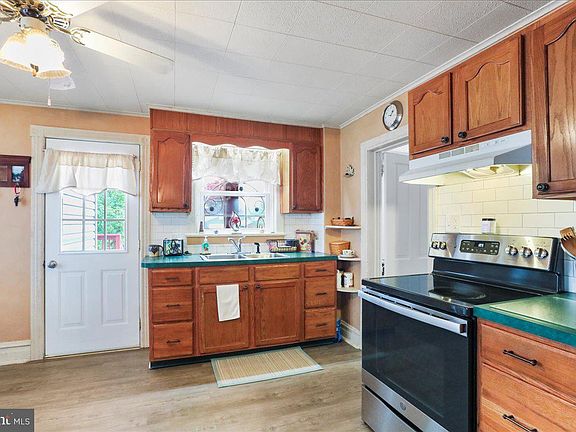 4th image of 43 Clayton Ave