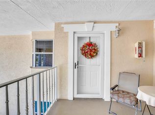 605 W Lake Jasmine Cir APT 204, Vero Beach, FL 32962