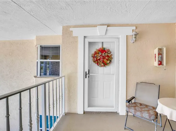 605 W Lake Jasmine Cir APT 204, Vero Beach, FL 32962