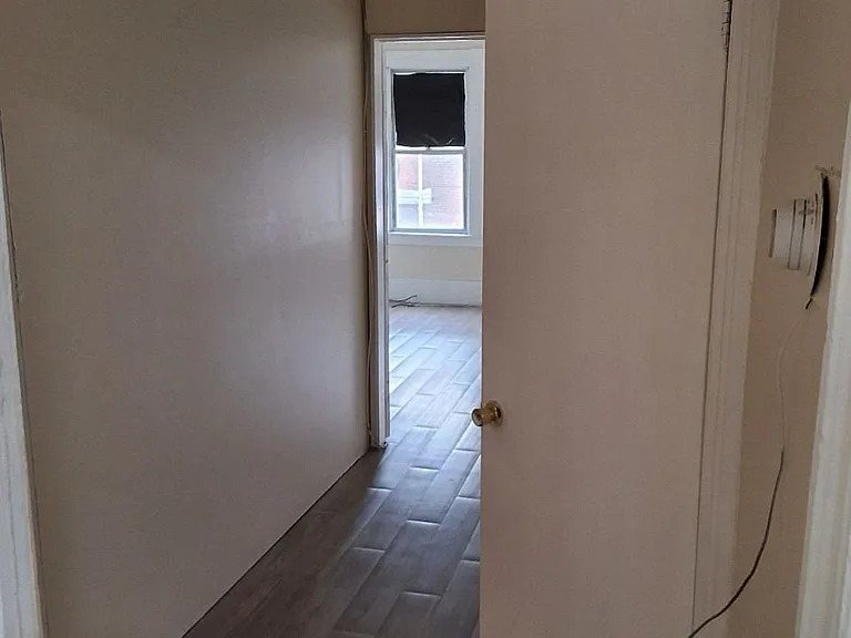 107 William St #2 — Photo 6