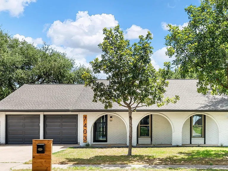7403 Whispering Winds Dr — Photo 25