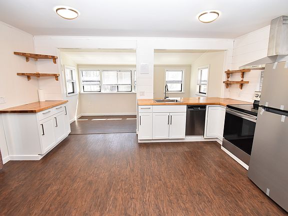3rd image of 347 Country Place Dr