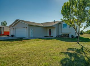 7400 Sandstone Dr, Bismarck, ND 58503