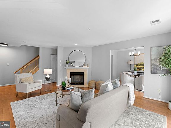5th image of 11706 Rockaway Ln #113