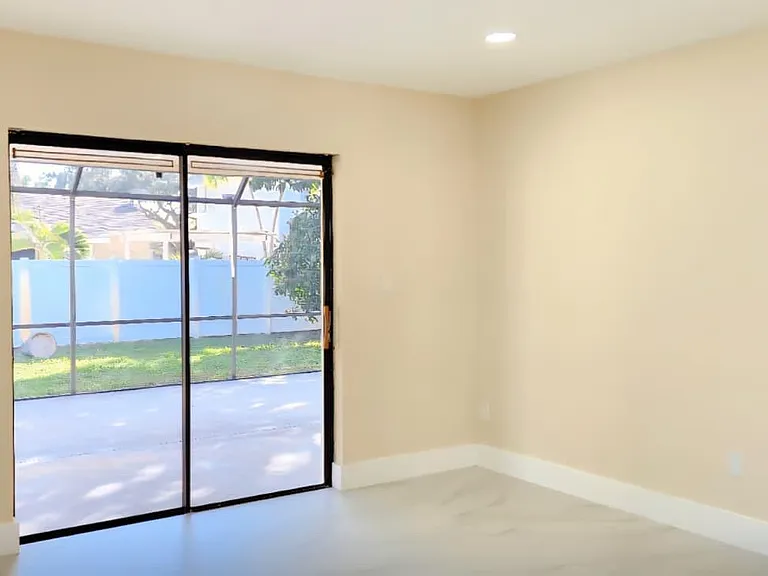 11516 SW 54th St — Photo 23