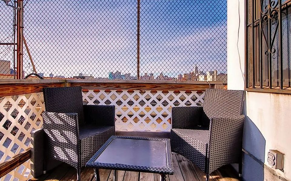 1st image of 620 E 11th St APT 24