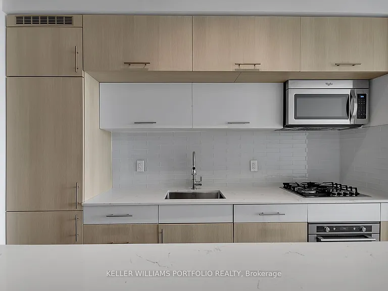 205 Manning Ave #506 — Photo 9