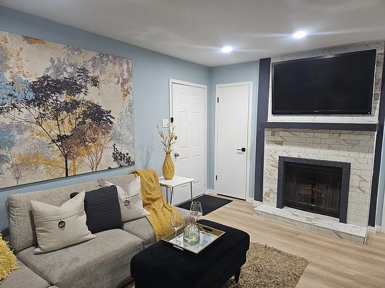 9170 Forest Ln #9170 — Photo 3