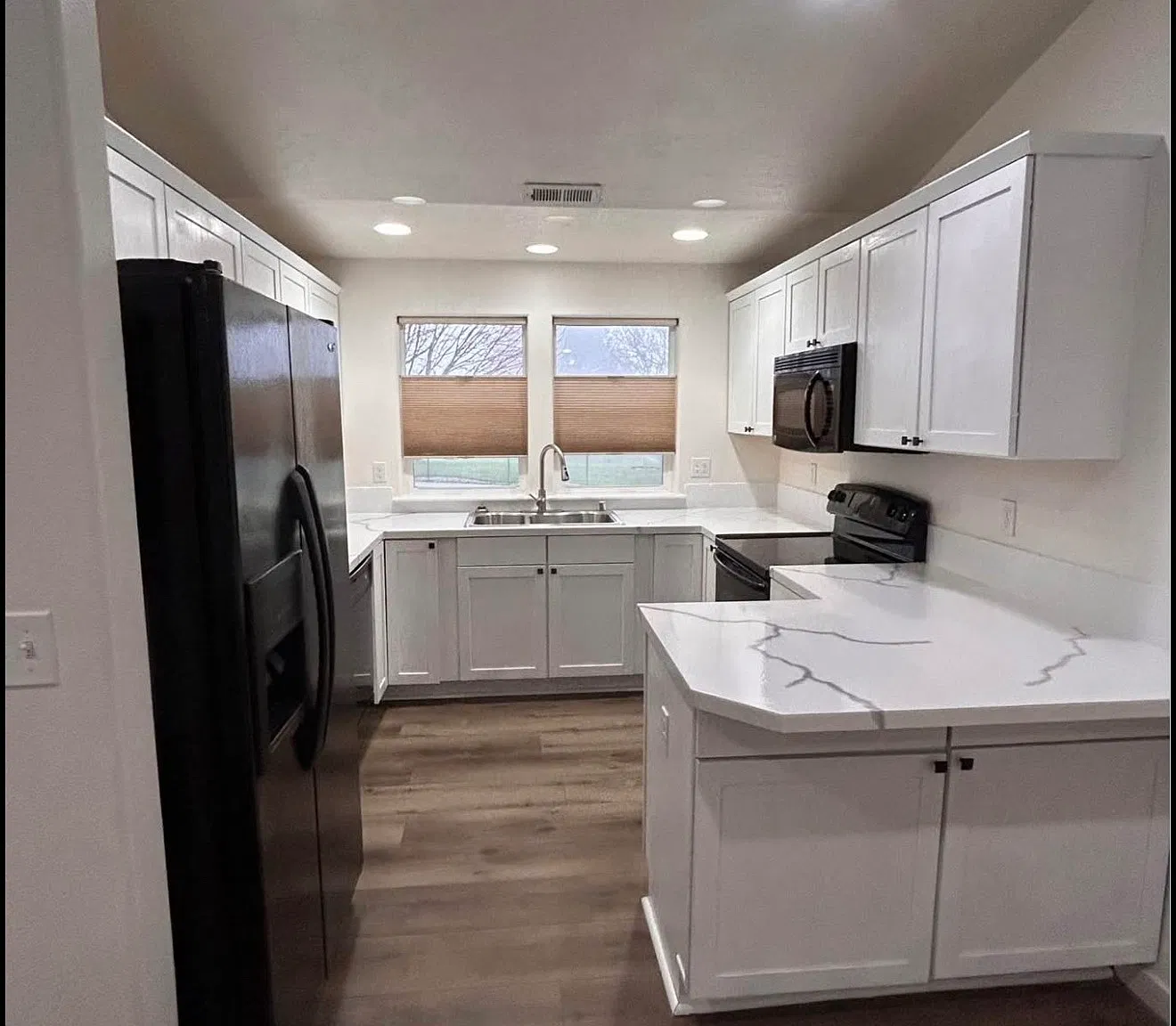 3 bed, 1244 sqft, $2,300 — Photo 2