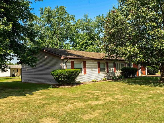 4th image of 1002 Oakwood Ln