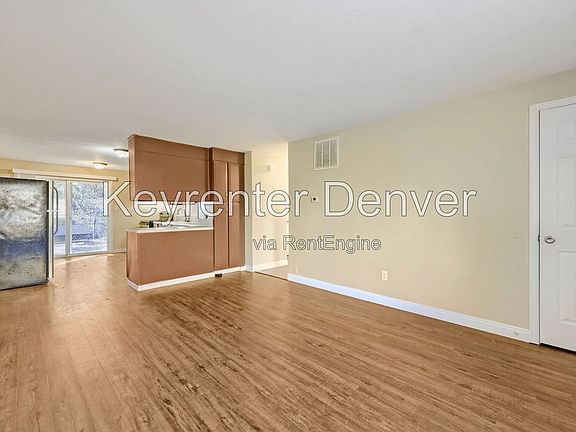 3rd image of 6692 W 58th Pl