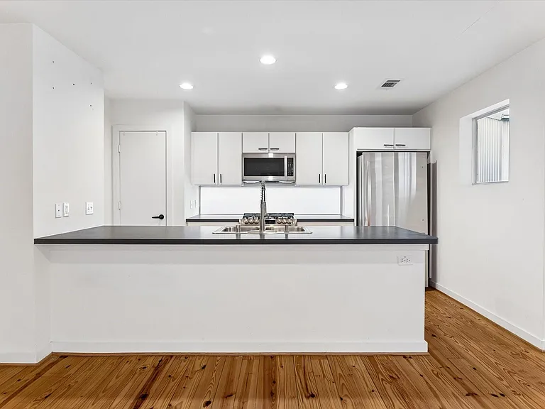 6130 Grand Blvd — Photo 21