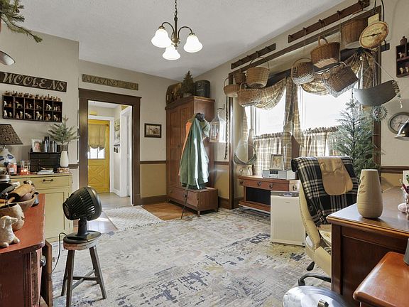 4th image of 114 Ringold St