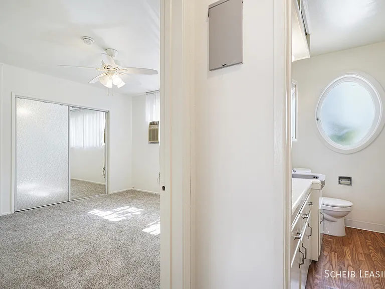 426 S Rexford Dr #10 — Photo 7