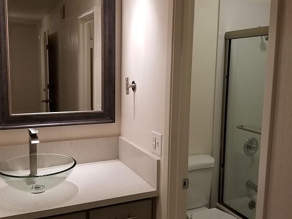 5th image of 1716 H St APT 5