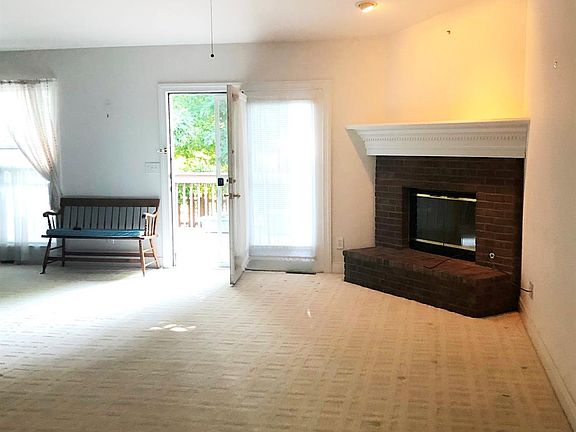3rd image of 4764 Agape Dr