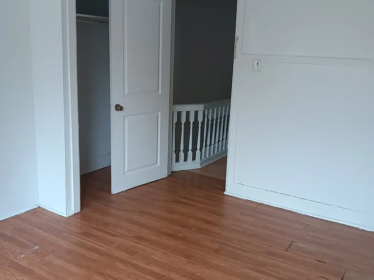 131 E Coulter St — Photo 3