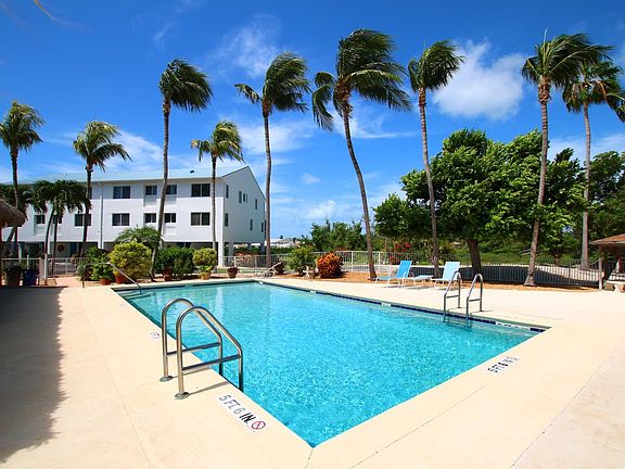 4th image of 95 Coco Plum Dr APT 4A