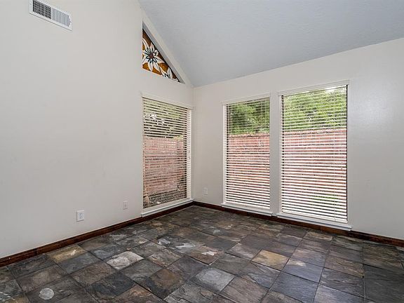 3rd image of 15511 Bonnie Park Ct