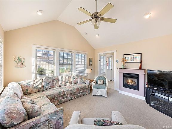 4th image of 2101 Beach Ave