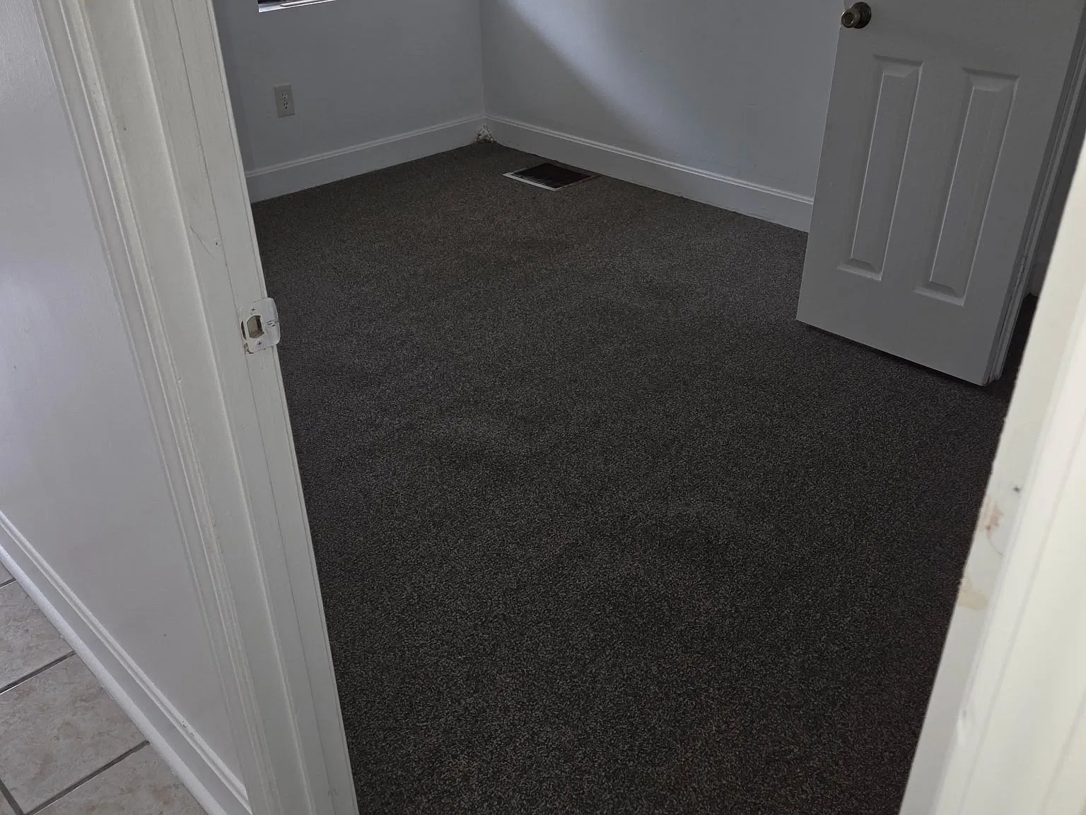 2 bed, 1200 sqft, $850 — Photo 2