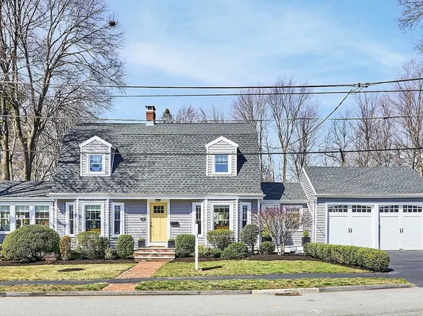 15 Winslow Rd, Reading, MA 01867