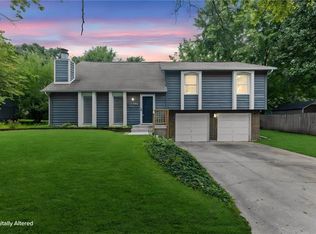 12806 S Seminole Dr, Olathe, KS 66062