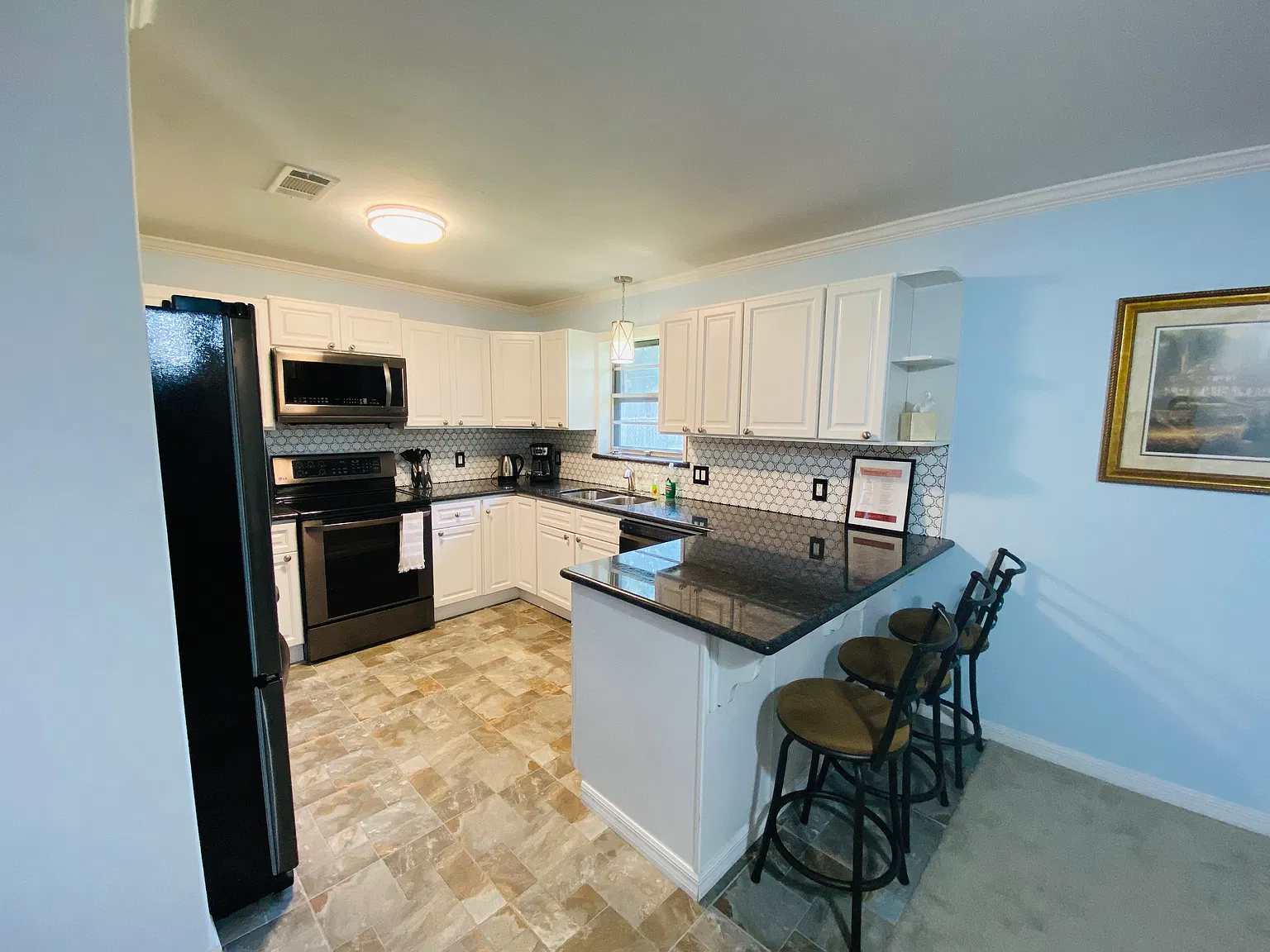 3 bed, 1444 sqft, $2,800 — Photo 3