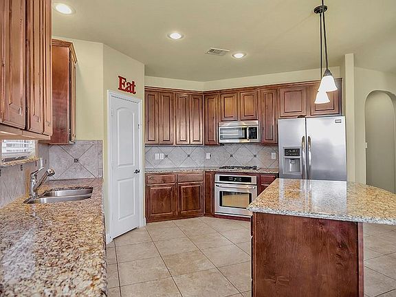 5th image of 11737 Wild Pear Ln