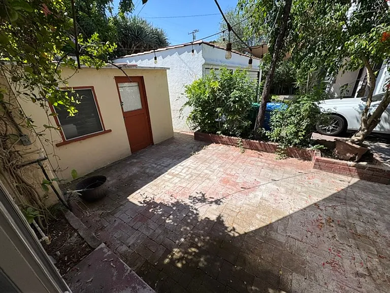 Eucalyptus 2501 & 25th St 455 — Photo 24