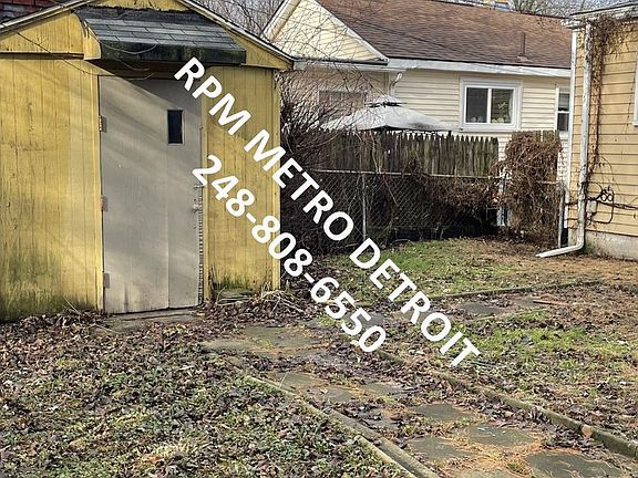3rd image of 1770 E Jarvis Ave