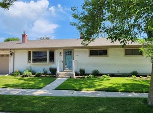 1706 Knoll Crest Dr, Sheboygan, WI 53081